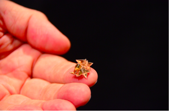 MINDBLOWING MINIATURE ORIGAMI ROBOT - W.I.R.E.